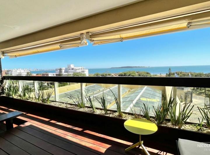 Venta de Hermoso Apartamento de 2 dormitorios en edificio de categoria
