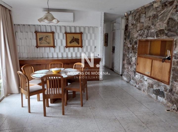 Foto de Alquila chalet de 4 dormitorios En zona residencial a metros de Playa Mansa, imagen 1