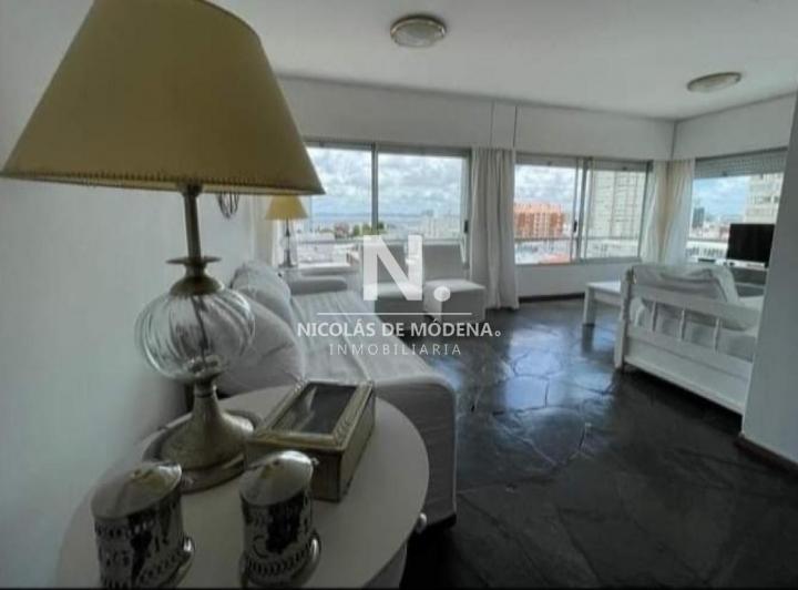 Departamento de 2 dormitorios en Peninsula, PUNTA DEL ESTE