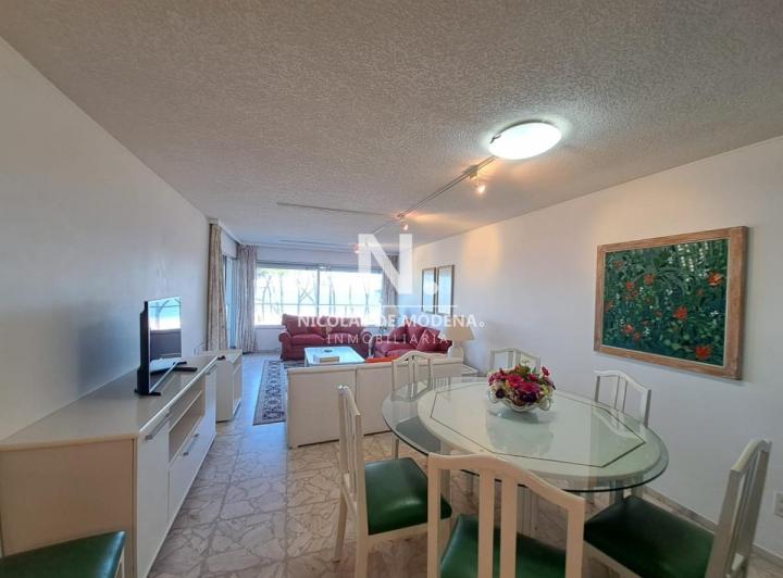 Foto de Apartamento en alquiler de 2 dormitorios en Edificio I´marangatu, Playa, imagen 4