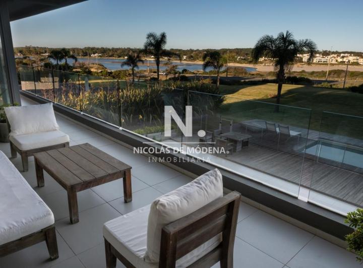 Foto de Apartamento en venta, 3 dormitorios y dependencia, Playa Brava, Punta, imagen 1