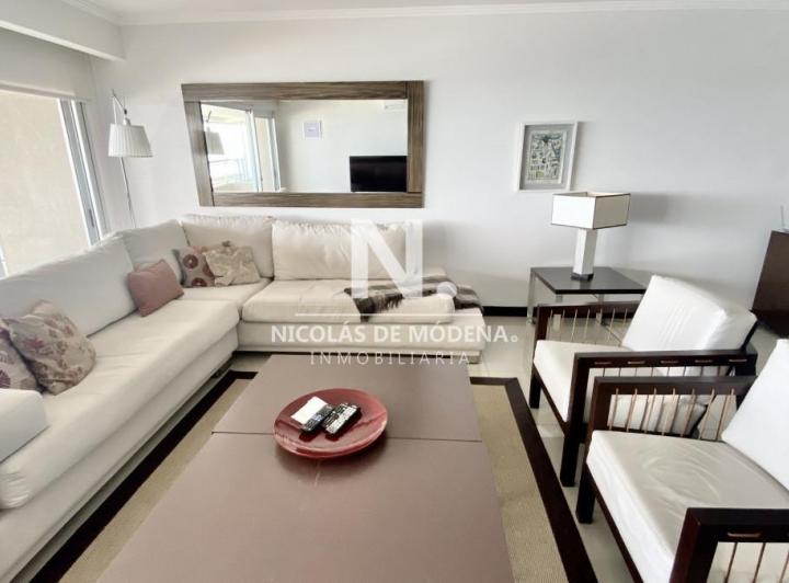 Foto de En Alquiler departamento de 3 dormitorios en Playa Brava, imagen 4