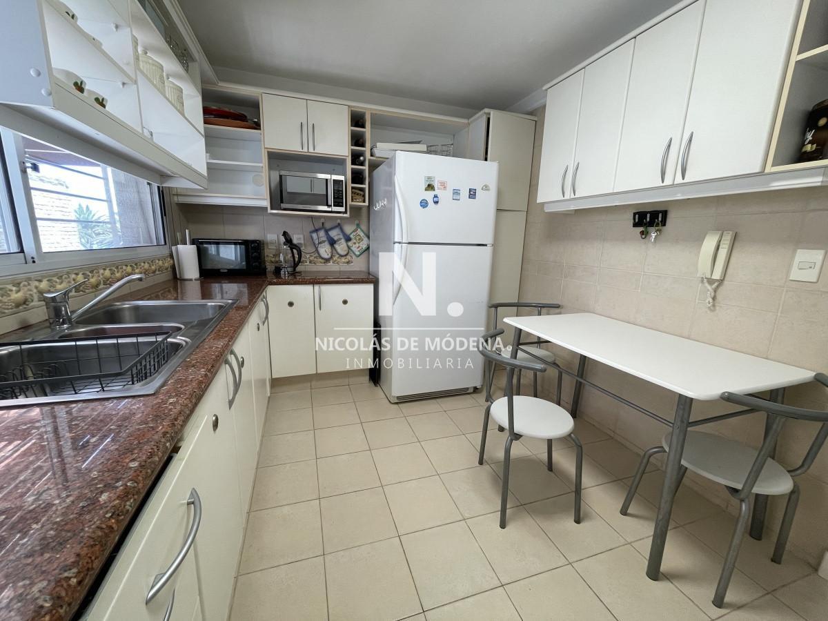 Foto de En venta apartamento en Peninsula de 3 Dormitorios, imagen 2