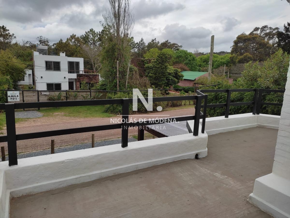 Casa a tres cuadras del centro de La Barra de 4 dormitorios en venta