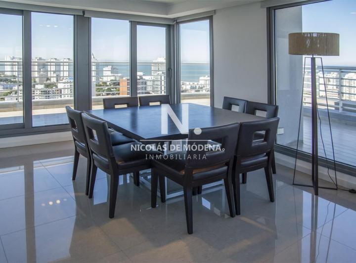 Foto de Hermoso Penthouse en venta con vista panorámica, Alexander Boulevard. Punta del Este., imagen 2
