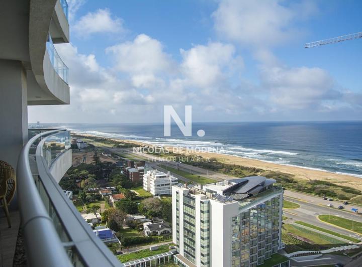 Apartamento en venta, piso alto de Look Brava, Punta del Este