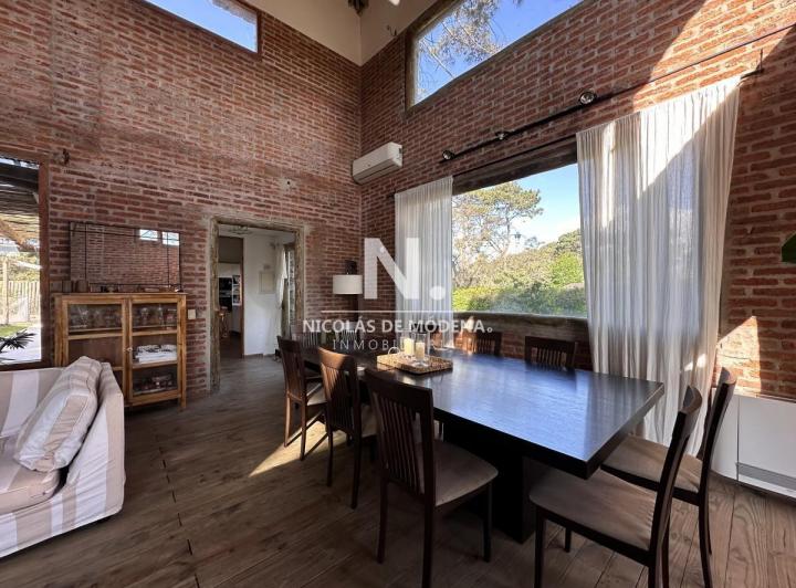 Foto de Casa de 3 dormitorios con piscina en Marly , Punta del Este, imagen 5