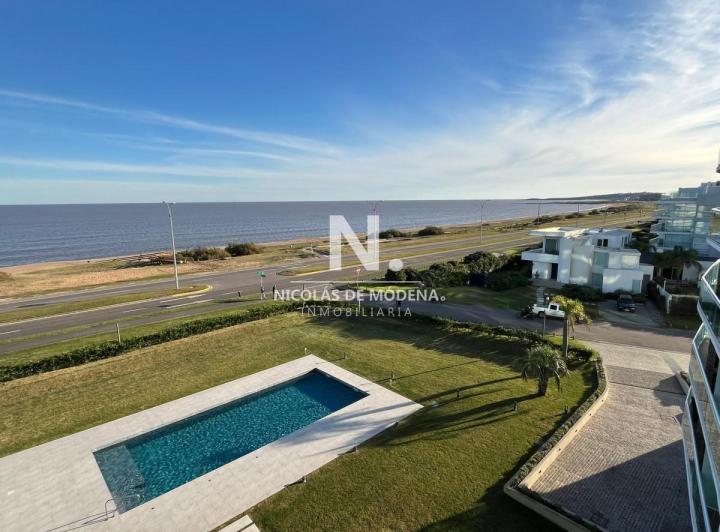 Apartamento de 2 dormitorios en Playa Mansa , Punta del este