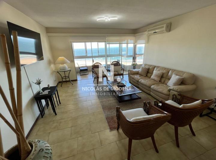 Foto de Apartamento en alquiler de 3 dormitorios en Primera Linea de Playa Mansa , Punta del este, imagen 5