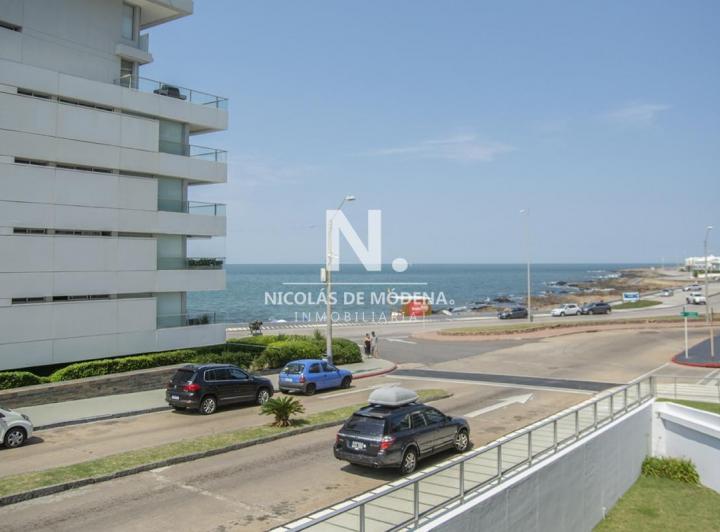 Hermosa vista y cómodos espacios a pasos del mar.