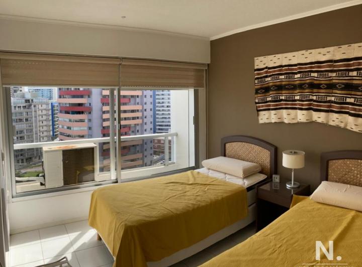 Foto de Frente a Playa Brava departamento de 1 dormitorio en venta, imagen 3