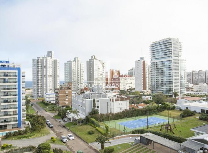 Departamento de 2 dormitorios en venta en torre nueva próxima al mar.