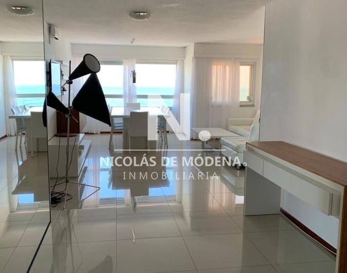 Departamento en venta de 3 dormitorio con excelente vista, Peninsula , Punta del este 1