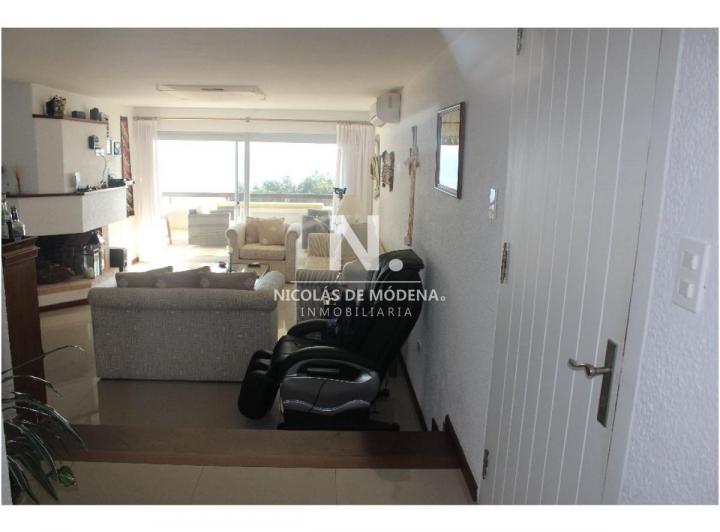 Departamento con agradable vista con 3 dormitorios en venta 1