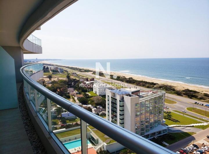Playa Brava , edificio con muy buenos amenities