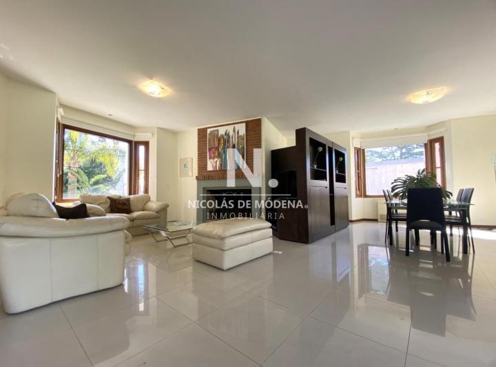 Foto de Punta del Este, gran residencia en mansa, 6 dormitorios y piscina climatizada., imagen 1