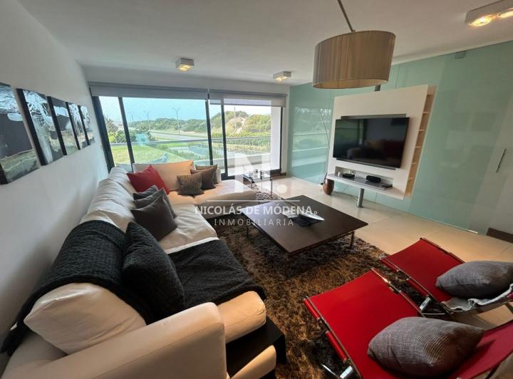 Apartamento en alquiler - Primera línea Brava 3 dormitorios + Dep. 4