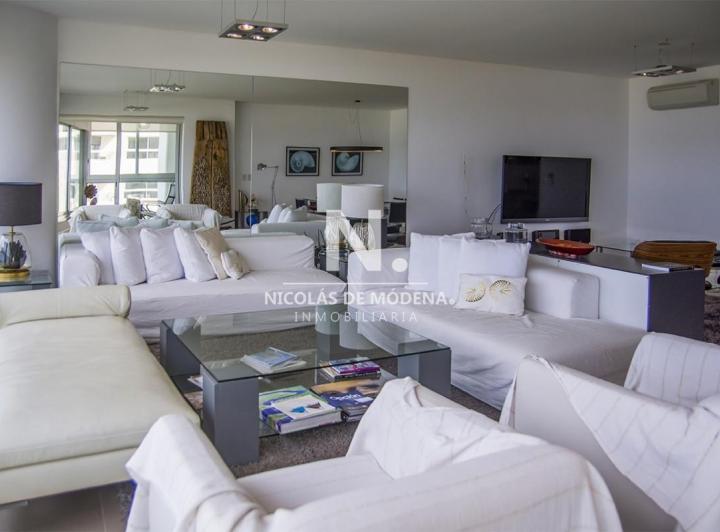 Foto de Espectacular Departamento en venta en Playa Brava frente al mar. 4, imagen 2