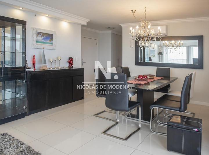 Apartamento en venta  3 dormitorios en Playa Mansa, Punta del Este. 5