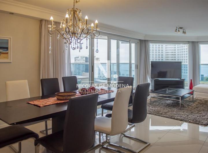 Apartamento en venta  3 dormitorios en Playa Mansa, Punta del Este. 1