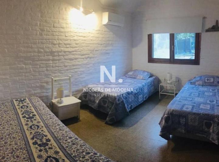 Vende casa en Pinares, cercania a la playa de 3 dormitorios. 4