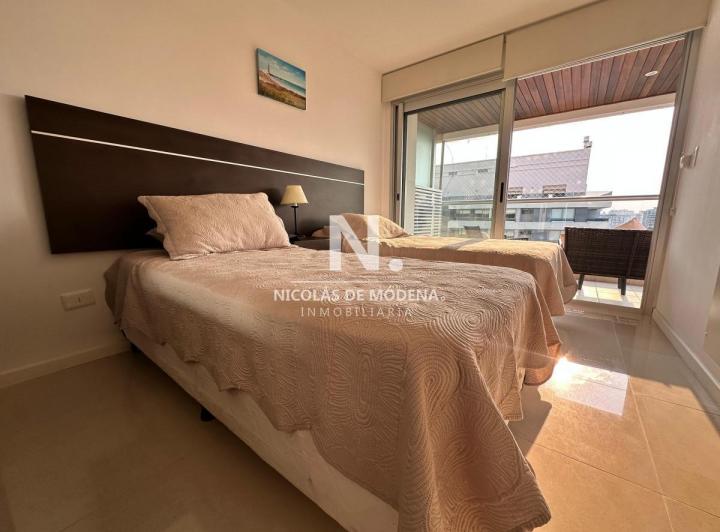 Alquiler y venta  departamento con muy buena vista en parada 6 de la Brava 4