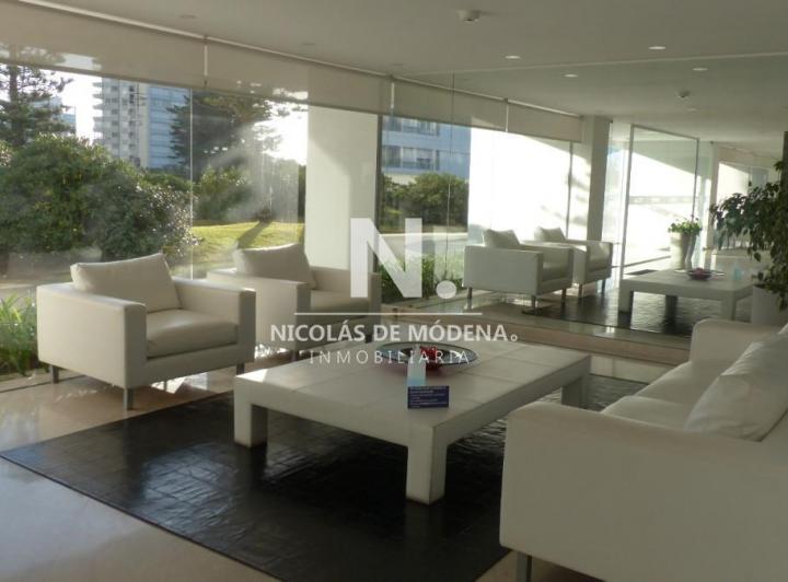 Departamento de 2 dormitorios, piso alto, Lincoln Center, complejo frente al mar