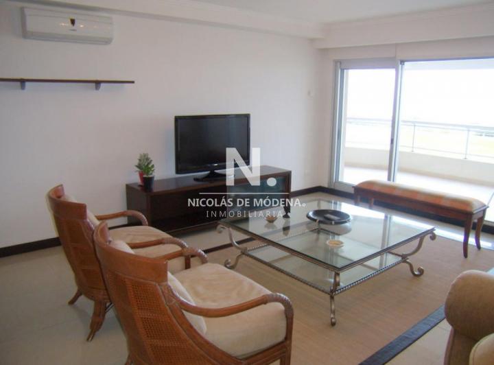 Apartamento en Punta del Este, Brava 4