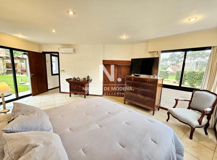 Foto de Se vende casa 5 dormitorios, con piscina en Rincon del Indio, playa, imagen 1