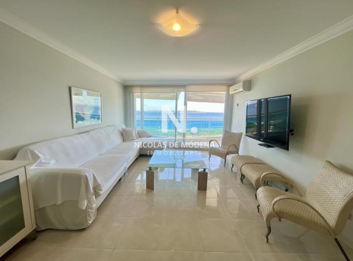 Venta apartamento 2 dormitorios. Playa mansa, Punta del Este.