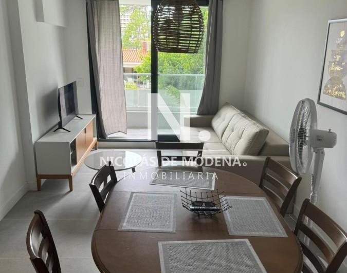 Foto de Venta Apartamento 1 dormitorio y medio en edificio View I Punta del este, imagen 3