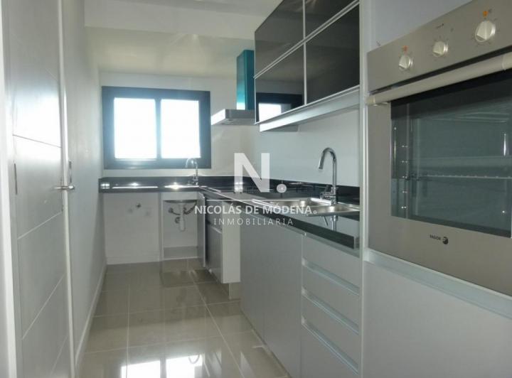 Foto de Vende Elegante apartamento de 3 dormitorios a solo metros del mar en, imagen 1