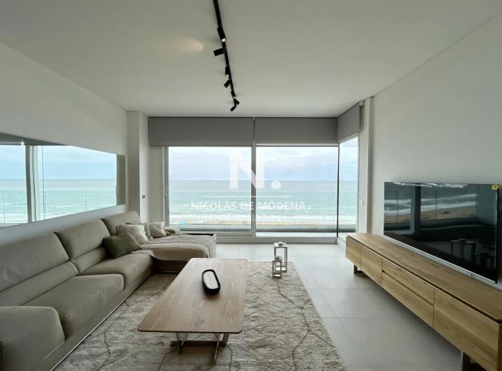 Foto de Venta Apartamento 3 dormitorios + servicio Punta del este, imagen 3