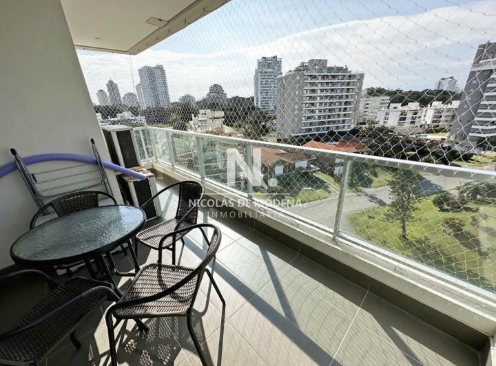 Exclusivo apartamento de dos dormitorios en zona Brava, Punta del Este a una cuadra de la playa. 4