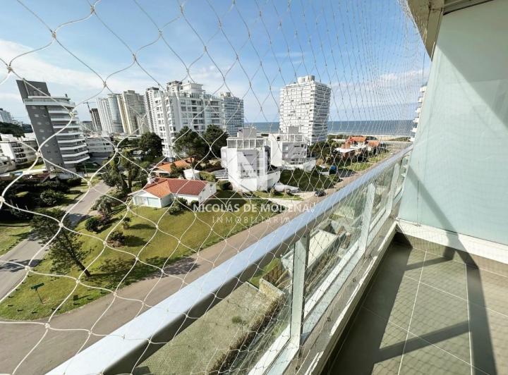 Exclusivo apartamento de dos dormitorios en zona Brava, Punta del Este a una cuadra de la playa. 5