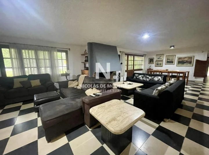 Magnifica casa en Punta Ballena,7 dormitorios, sólida construcción 2
