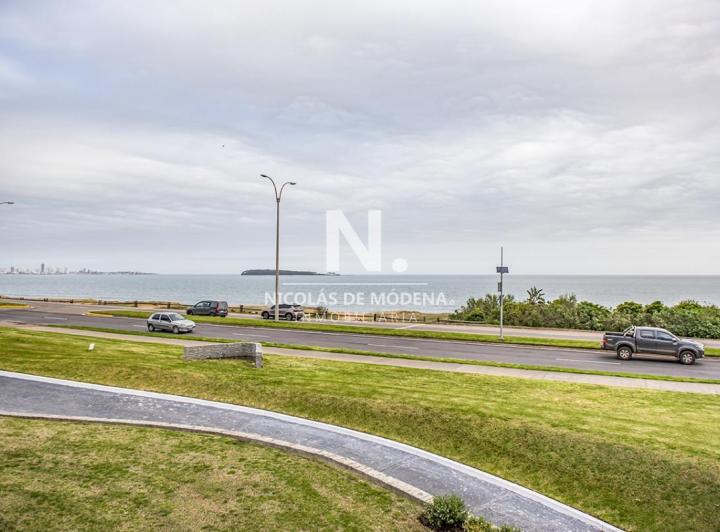 Departamento de 3 dormitorios en venta. Gran Oportunidad en Mansa. 3