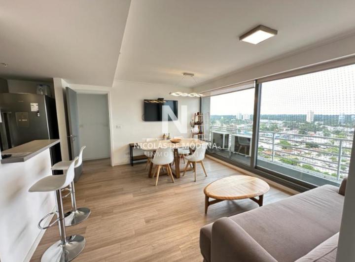 Vende  Apartamento en Mansa - Punta del Este de 2 dormitorios. 1