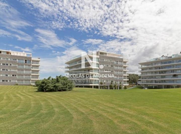 Departamento de 3 dorm + dependencia en venta, complejo Silente 2
