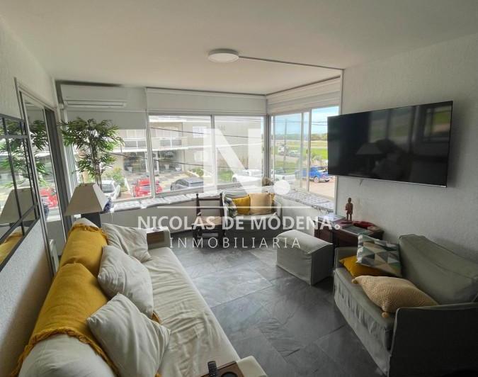 Alquila departamento de 2 dormitorios en Punta del Este. 1