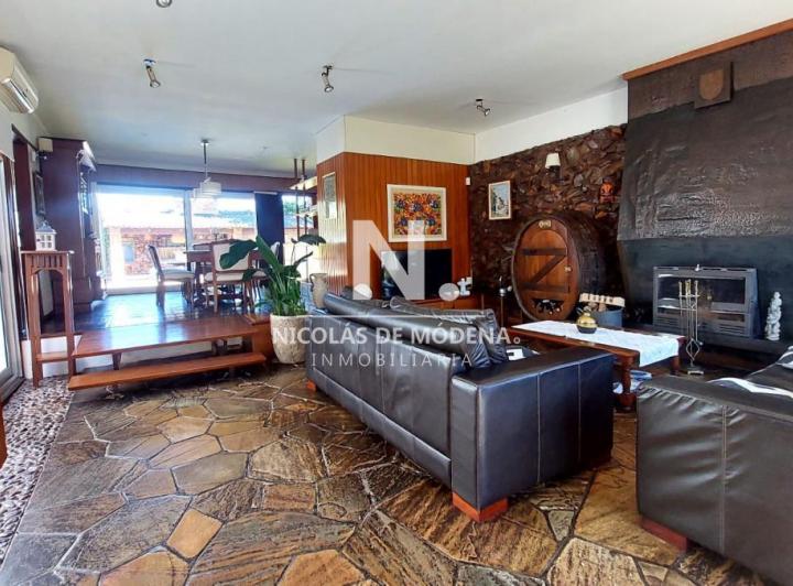 Oportunidad. Vende Casa de cuatro dormitorios en Mansa Punta del Este 1