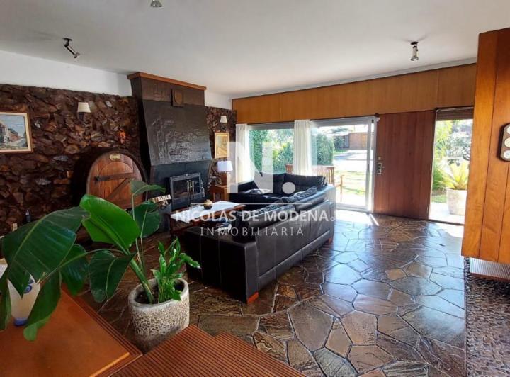Oportunidad. Vende Casa de cuatro dormitorios en Mansa Punta del Este 3