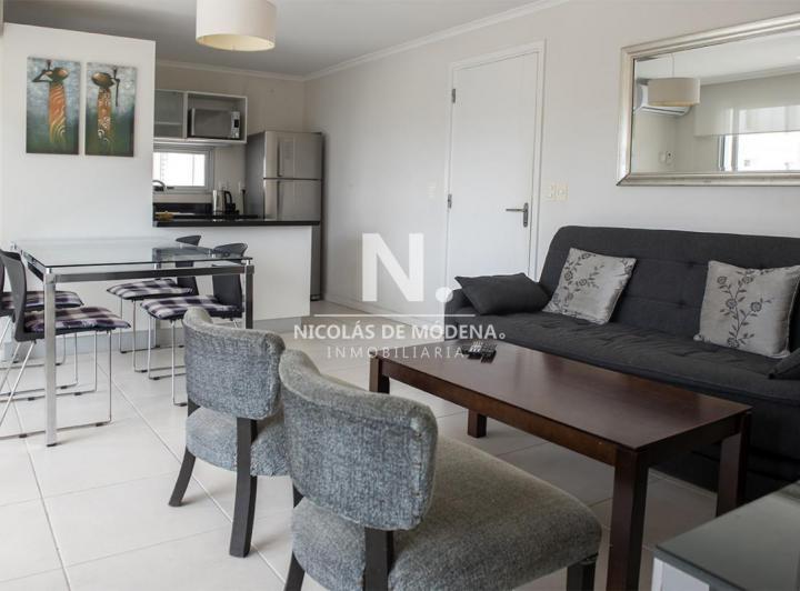 Departamento de 1 y medio dormitorio en venta a pasos de Playa Brava 2