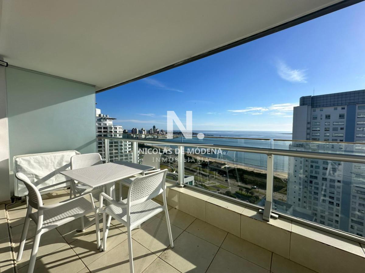Vende apartamento de 2 dormitorios en suite en Punta del Este