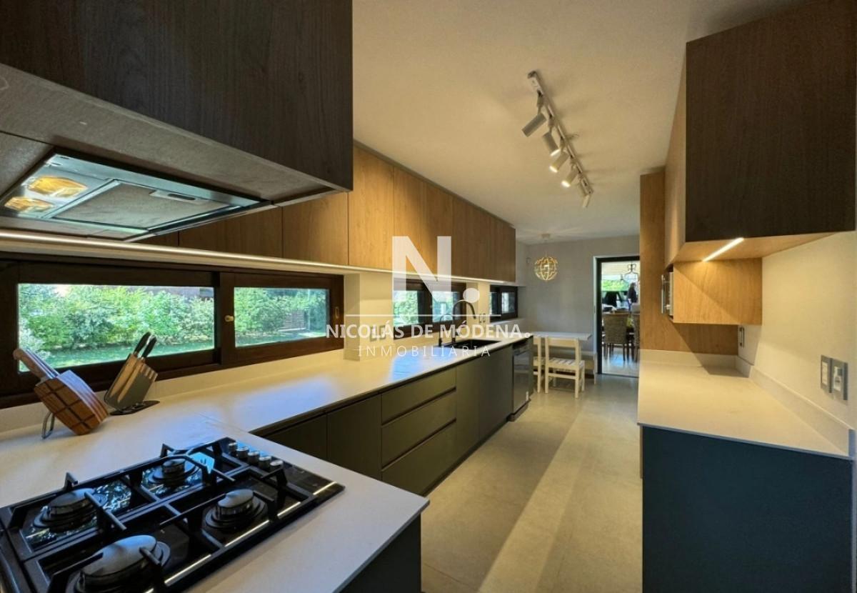 Foto de En venta casa de 5 dormitorios, con piscina, parrillero y jardin en, imagen 5