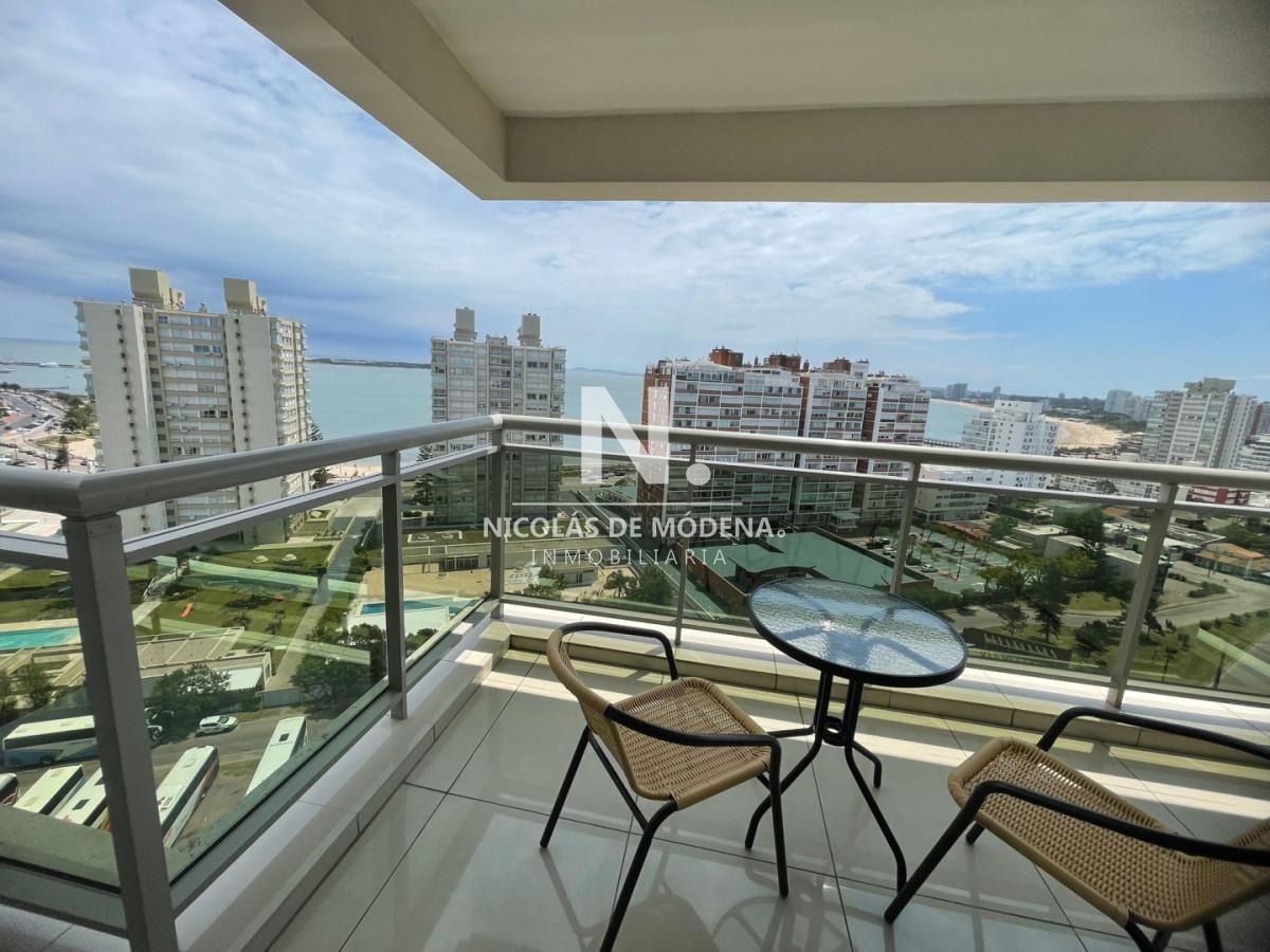 Disponible en Alquiler, apartamento de 2 dormitorios en Brava Punta del Este, con hermosas vistas al