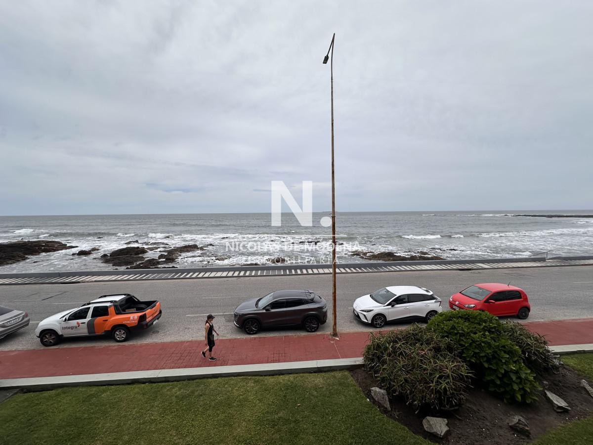 En venta apartamento de 2 dormitorios en Peninsula, Punta del Este