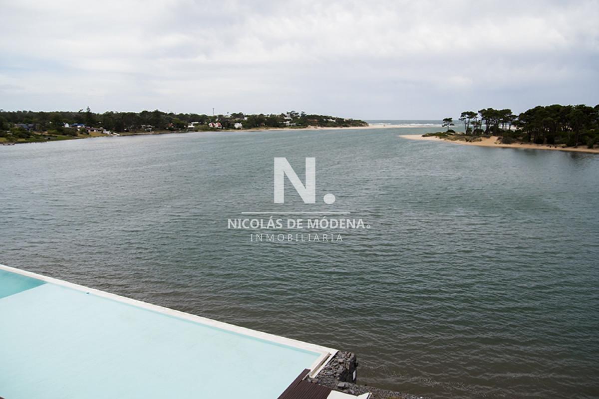 Foto de En complejo unico con vista al arroyo y mar. LaBarra,Punta del Este, imagen 3