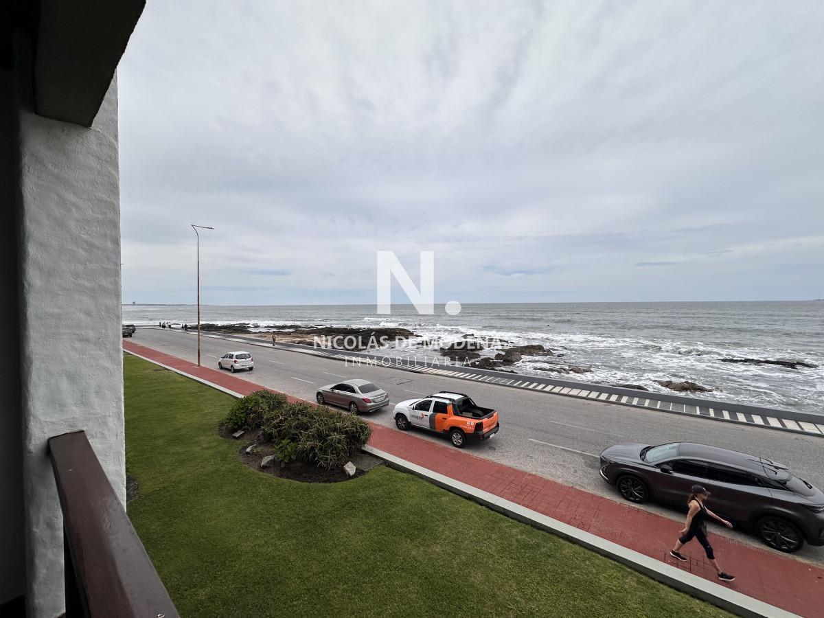 Foto de En venta apartamento de 2 dormitorios en Peninsula, Punta del Este, imagen 3