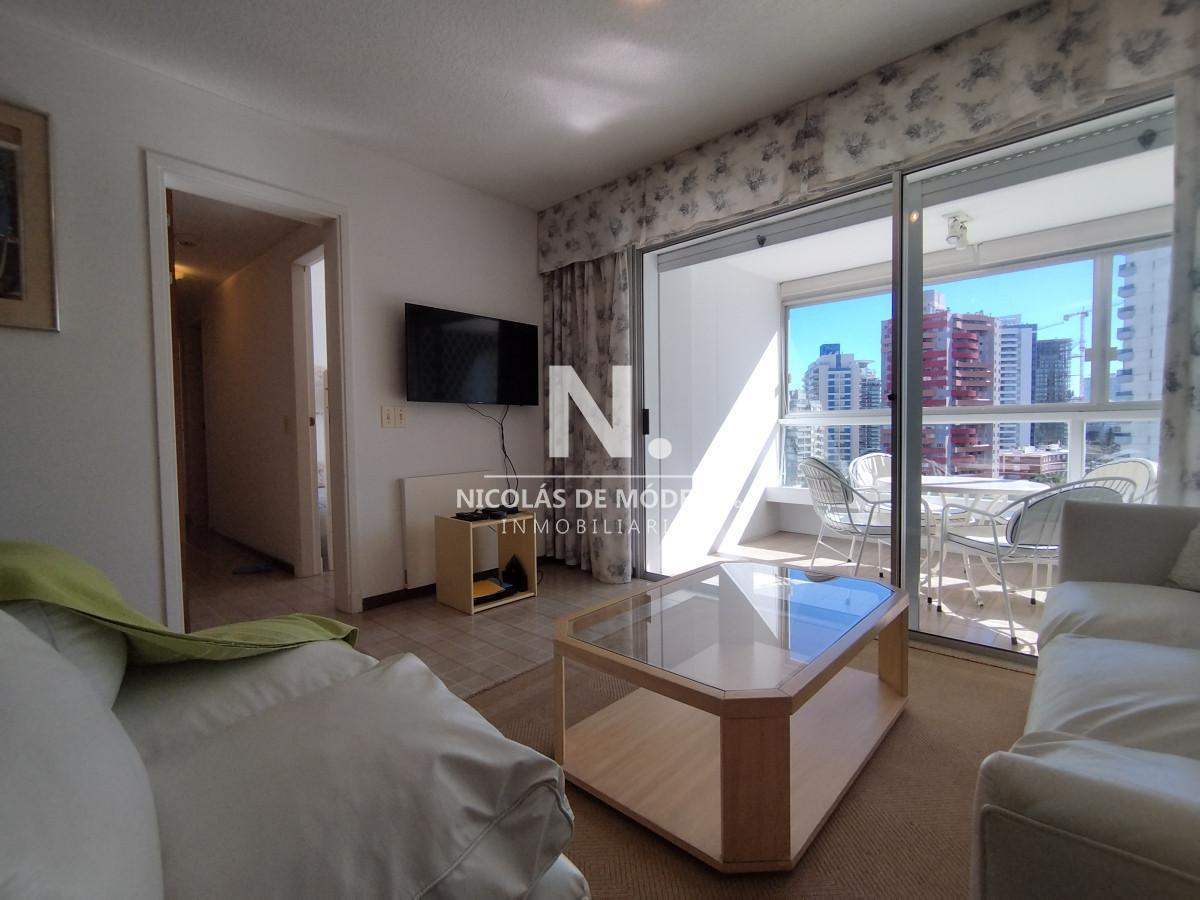 Foto de Alquiler y venta de apartamento de dos dormitorios en Punta del Este, imagen 1